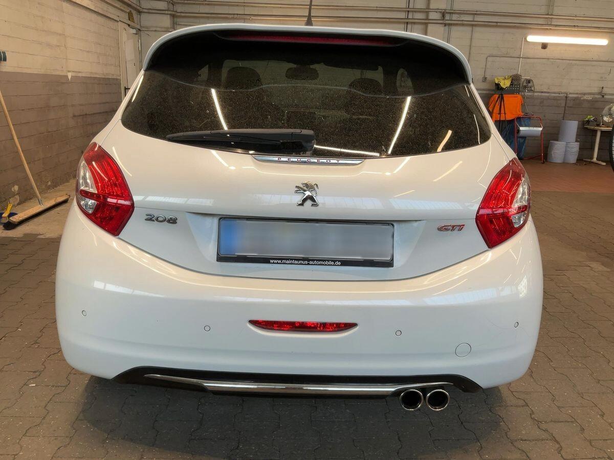 Peugeot 208 1.6 THP 200 CV 3 porte GTi