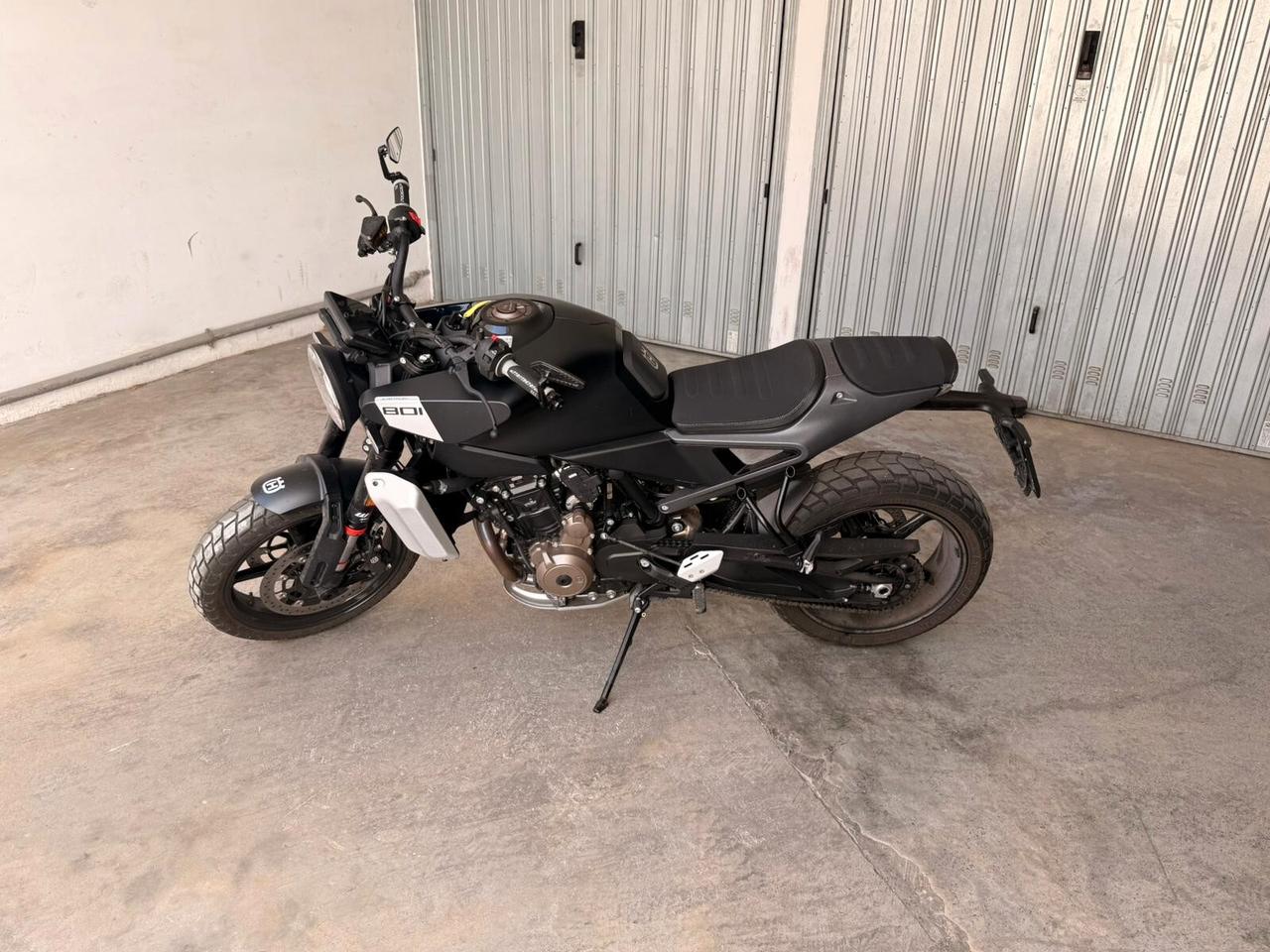 Husqvarna Svartpilen 801 *PARI AL NUOVO*
