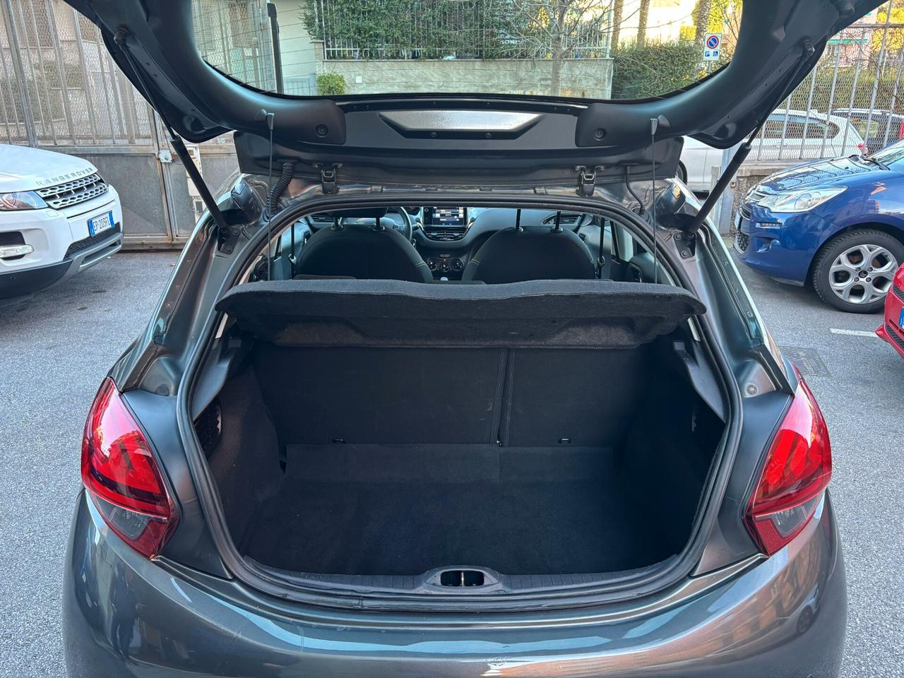 Peugeot 208 PureTech 82 5 porte Active DISTRIBUZIONE NUOVA UNIPROPRIETARIO