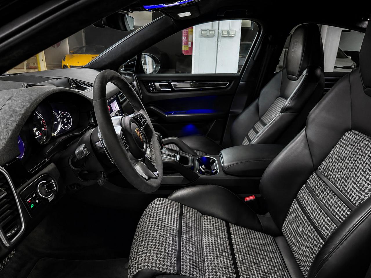 Porsche Cayenne Coupe 3.0 e-hybrid tiptronic