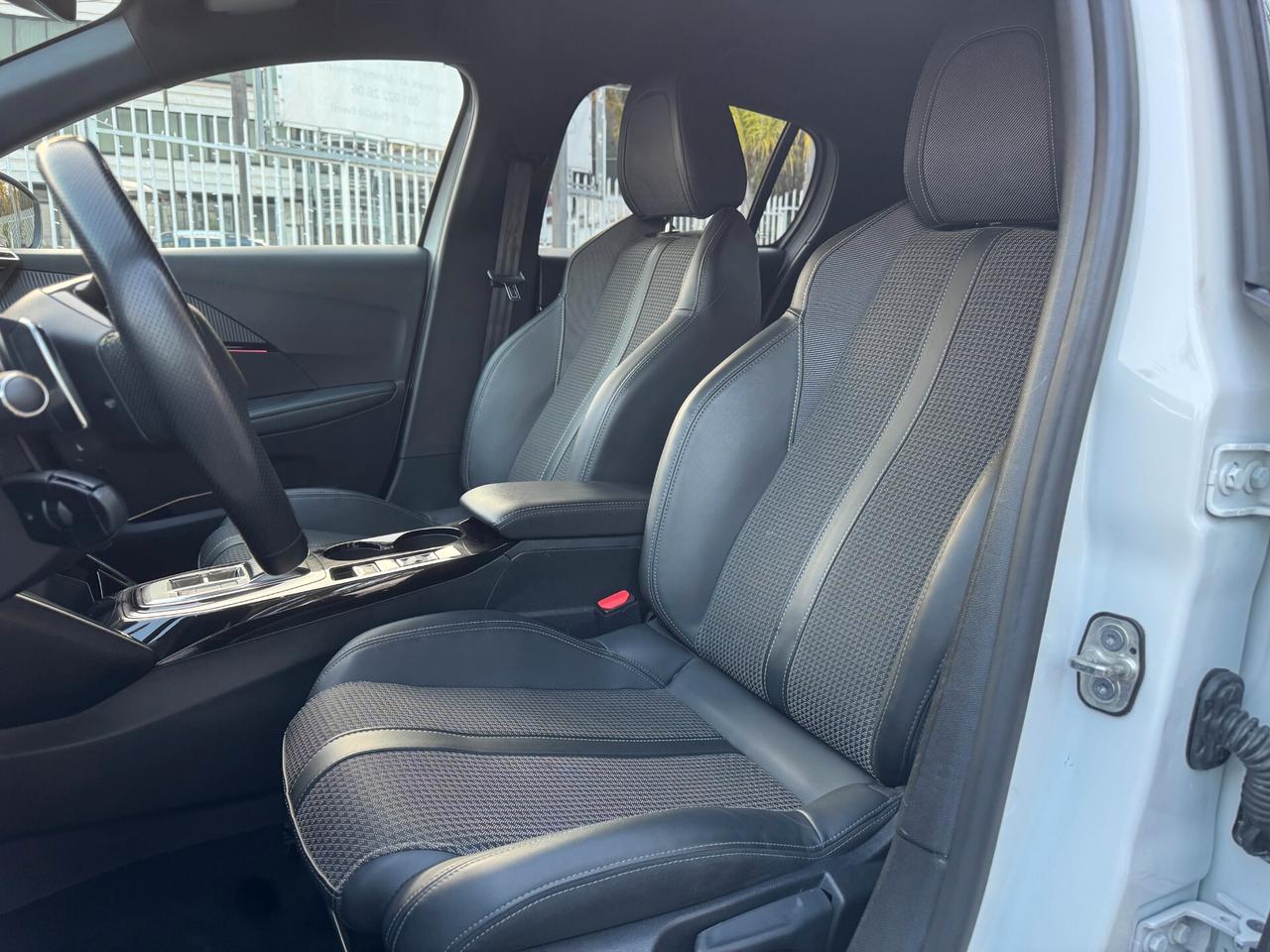 Peugeot 208 1.2 130CV Stop&Start EAT8 GT