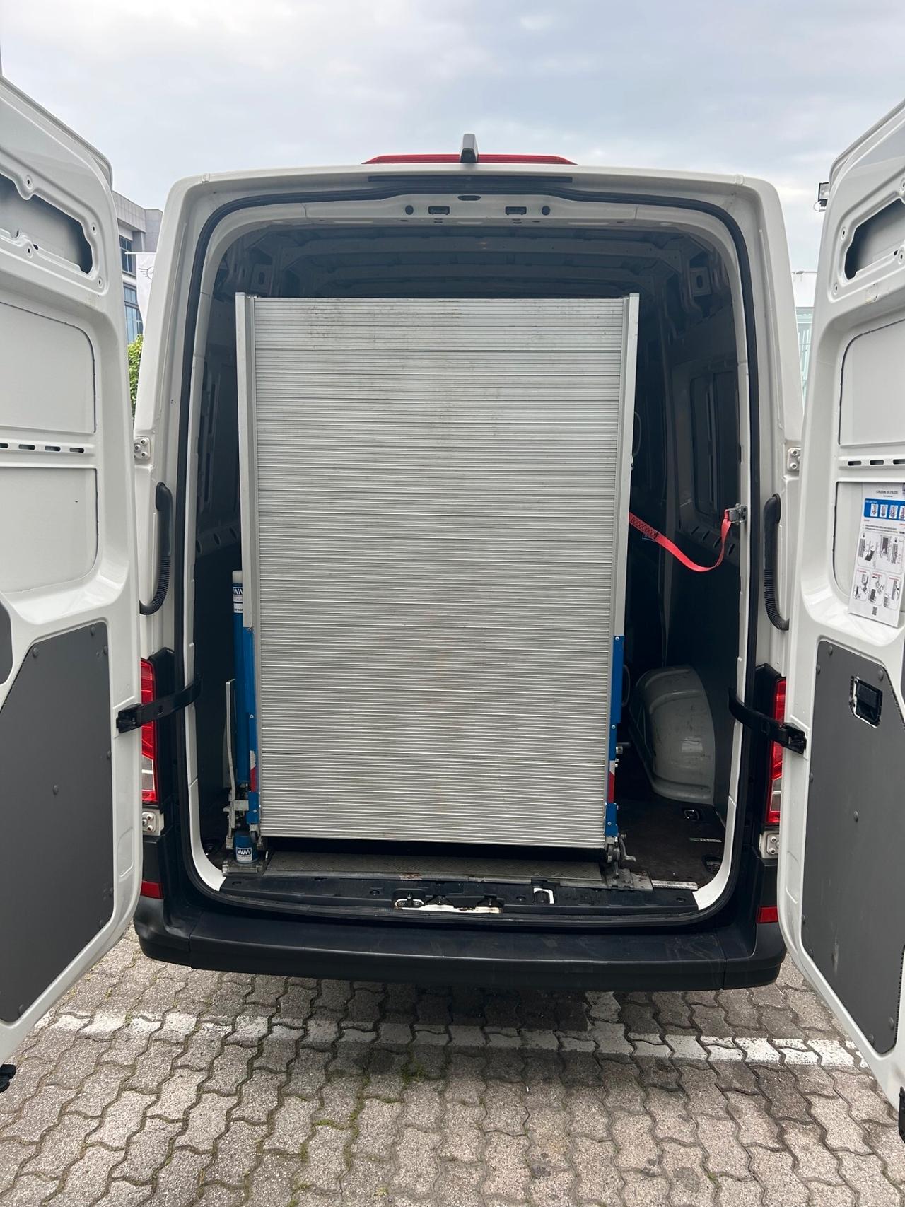 Volkswagen Crafter 35 2.0 TDI 140cv L3H3 PMTA Rampa di carico