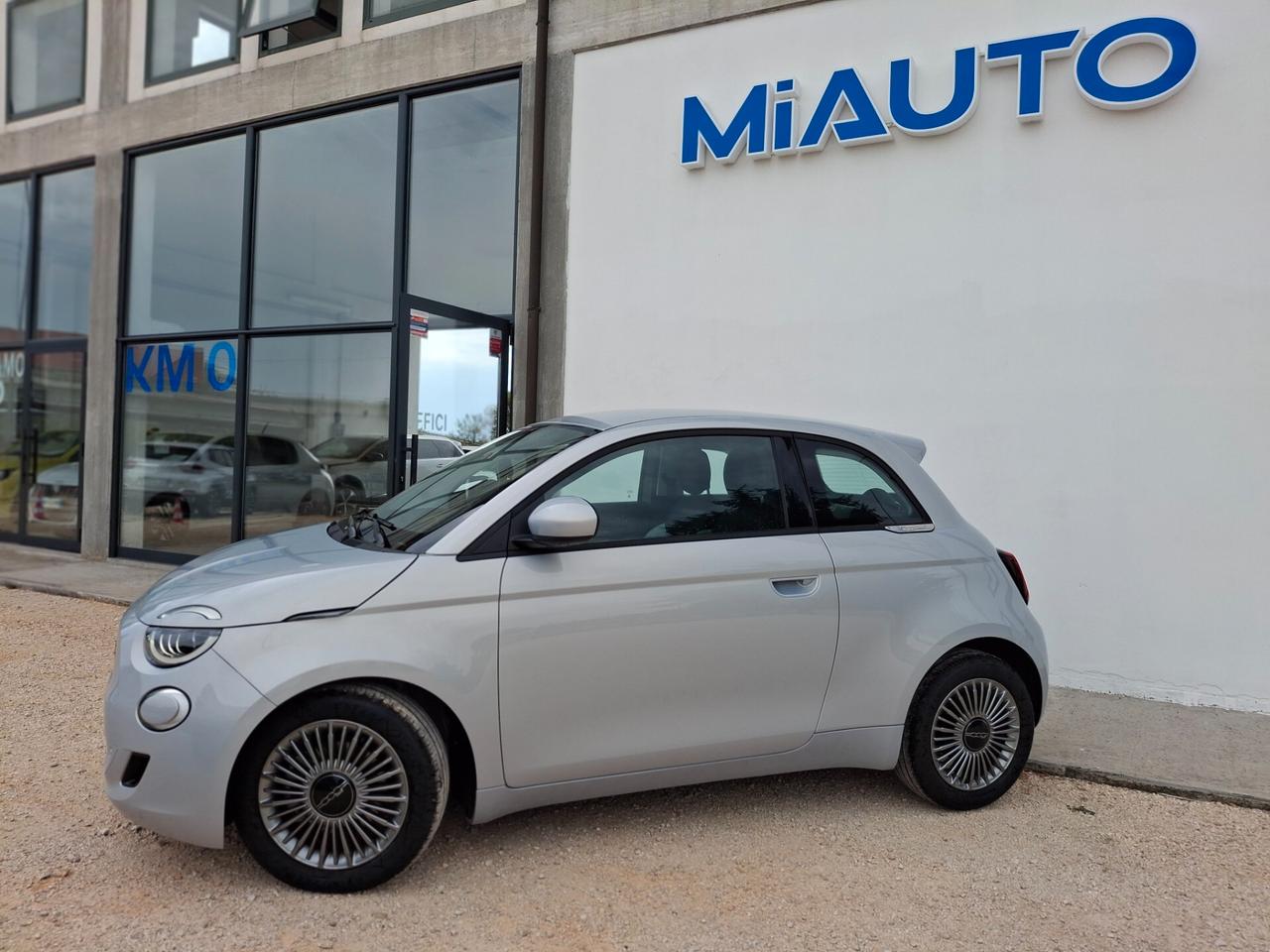 Fiat 500Hybrid, 3900€ANT. 233€MENS.