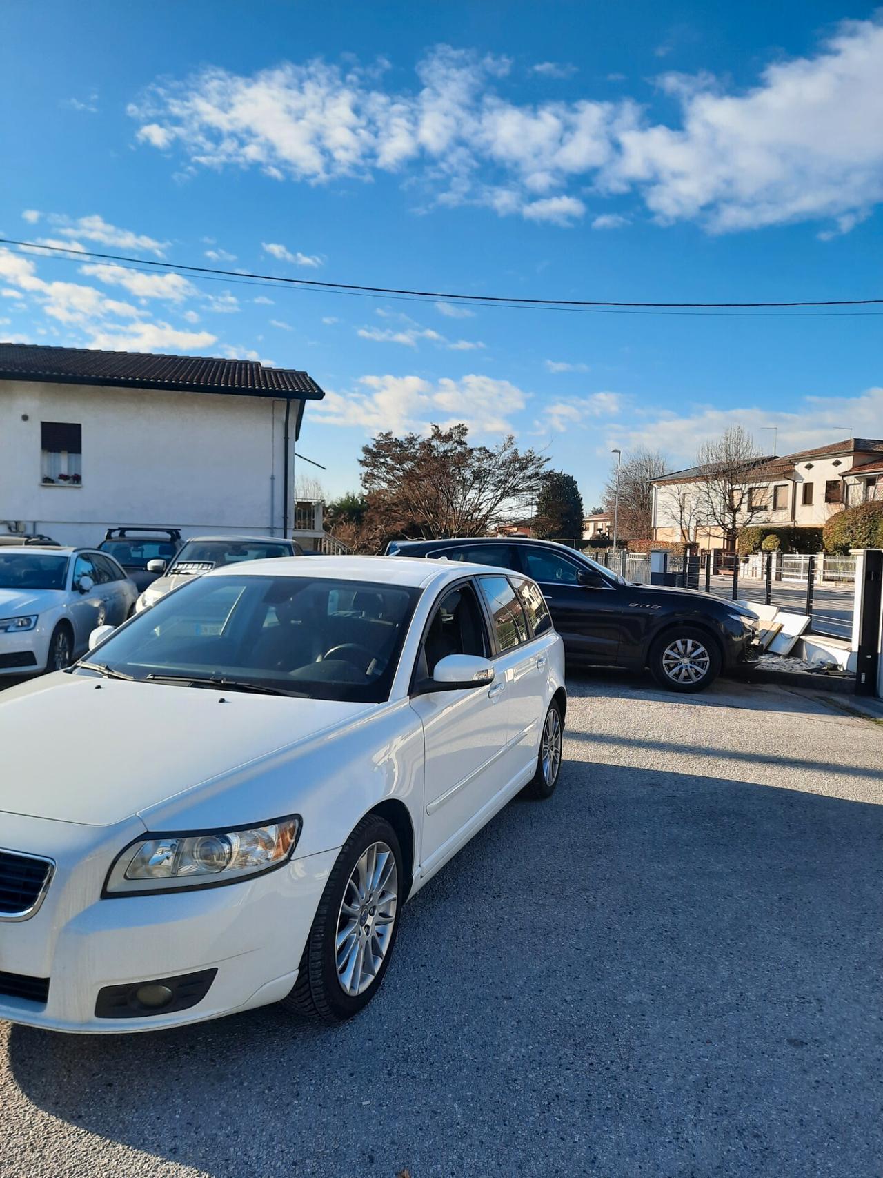 Volvo V50 1.6 D cat Momentum OK NEOPATENTATI