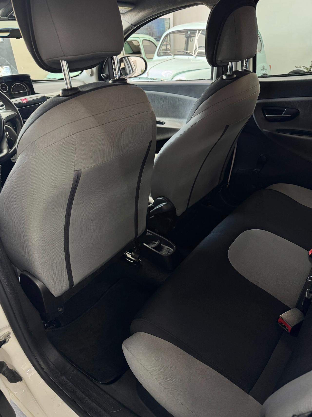 Lancia Ypsilon 1.2 69 CV 5 porte Gold