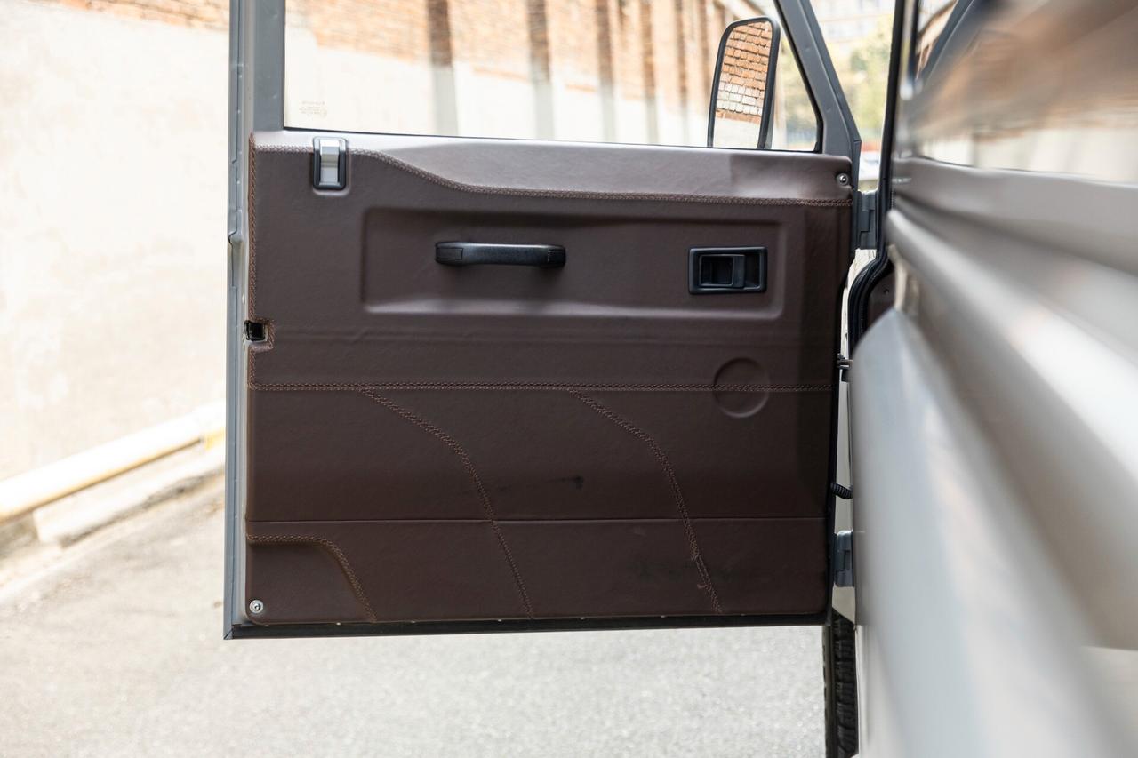 Land Rover Defender 90 2.5 300tdi* Restauro totale* Sedili Sparco* Pelle Marrone* Stupendo*