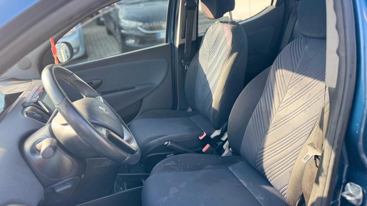 Lancia Ypsilon 1.0 HYBRID 2022