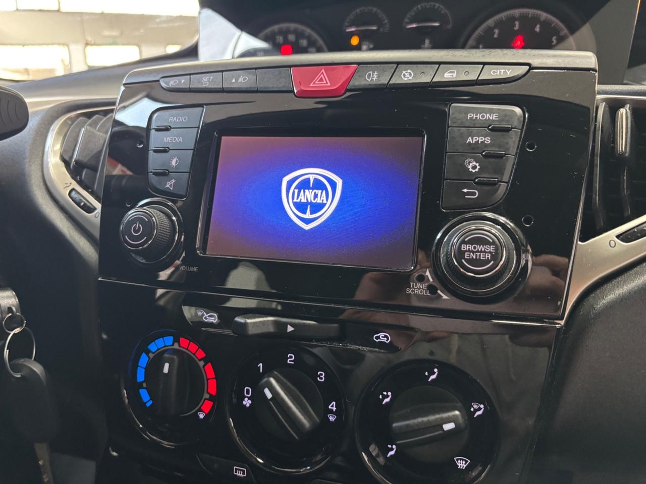 Lancia Ypsilon 1.2 69 CV 5 porte S&S Gold