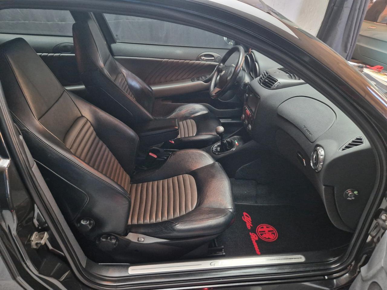 Alfa Romeo 147 3.2i V6 24V GTA ASI CON CRS