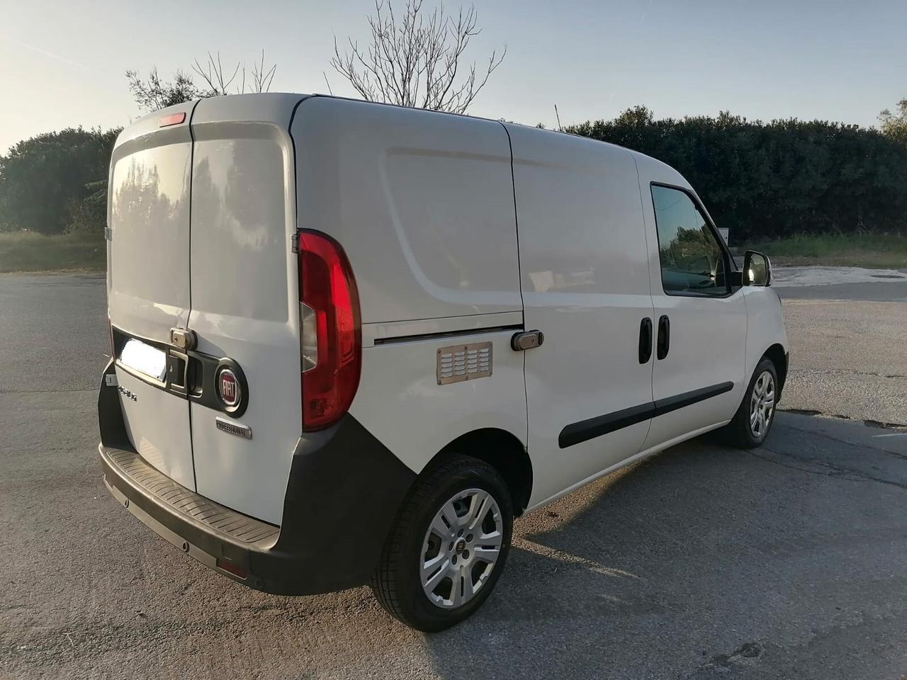 Fiat Doblò 1.6 Mjt - 3 posti - 2018