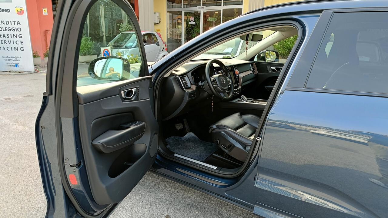 Volvo XC 60 XC60 B4 (d) AWD automatico Business