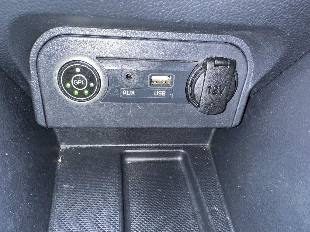 Kia Rio 1.2 GPL Active Collection 2016 Navi+Retroc