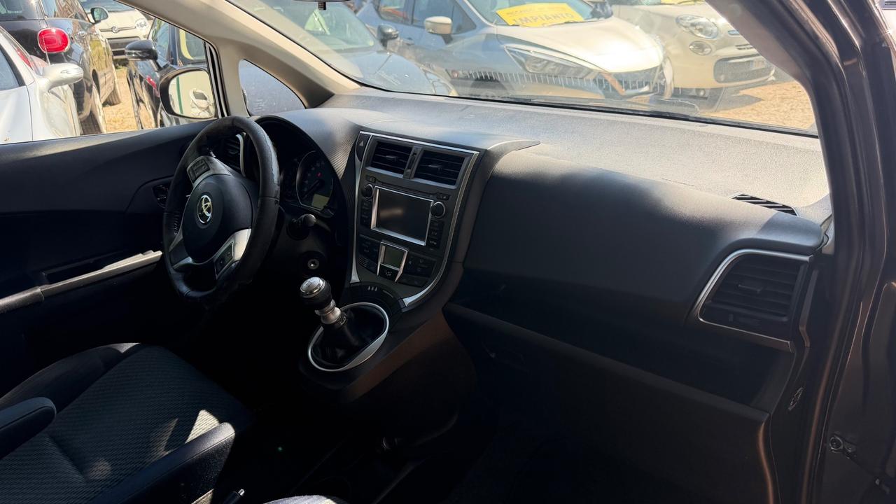 Toyota Verso-S 1.3 MT Active