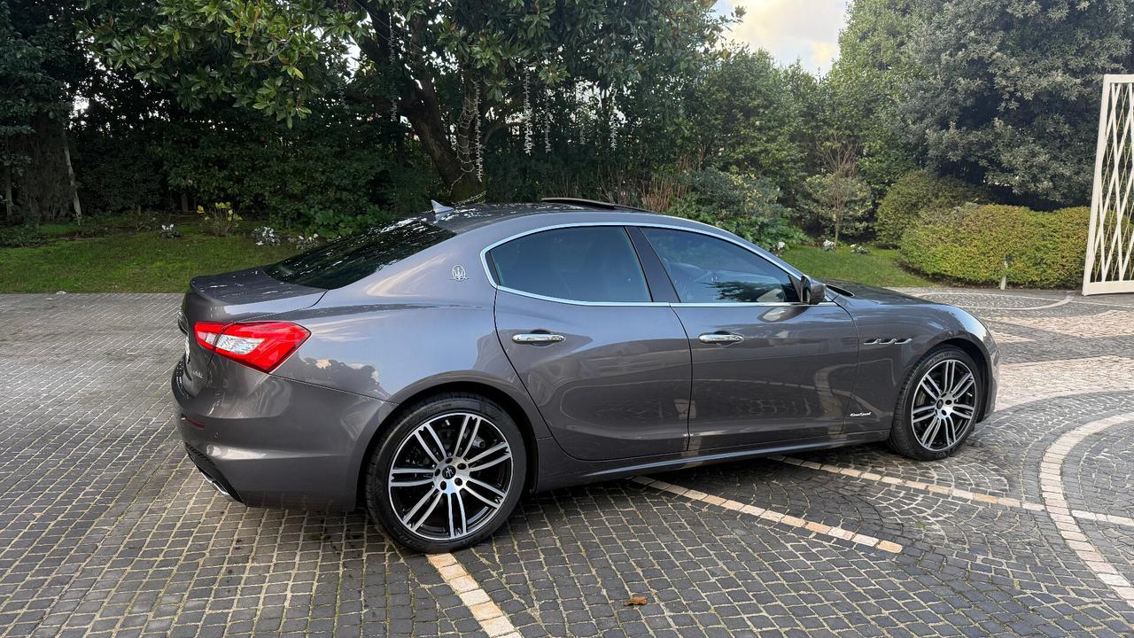 Maserati Ghibli V6 Diesel Gransport TETTO