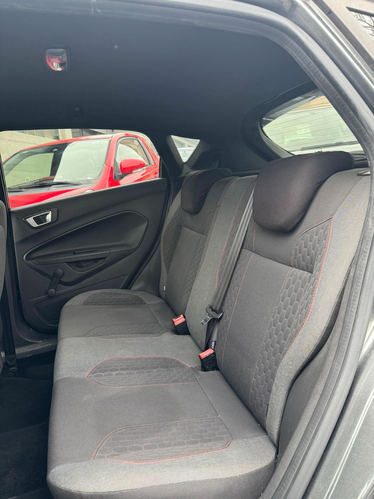 Ford Fiesta 1.5 TDCi 75CV 5 porte ST-Line