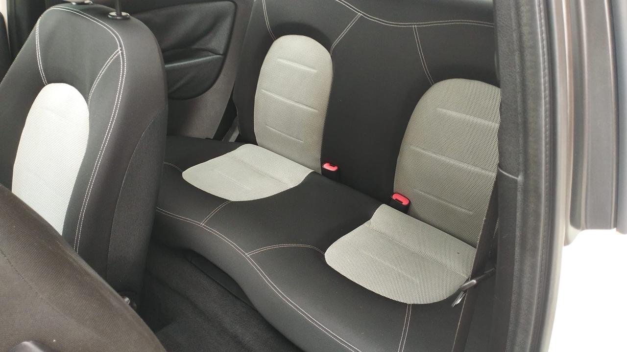 Lancia Ypsilon 1.3 MJT 75 CV Platino
