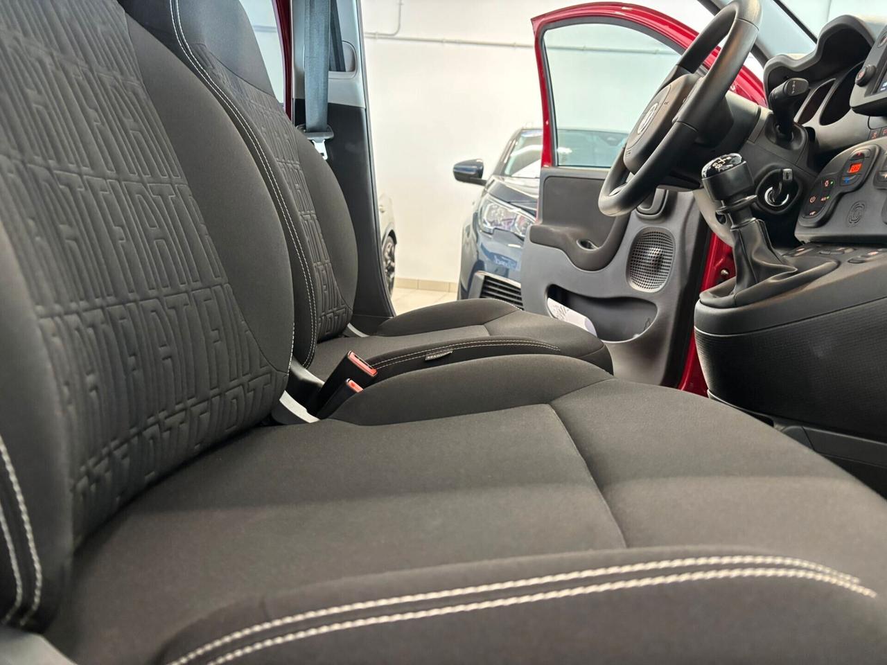 Fiat Panda CROSS 1.0 FireFly Hybrid SPOTICAR