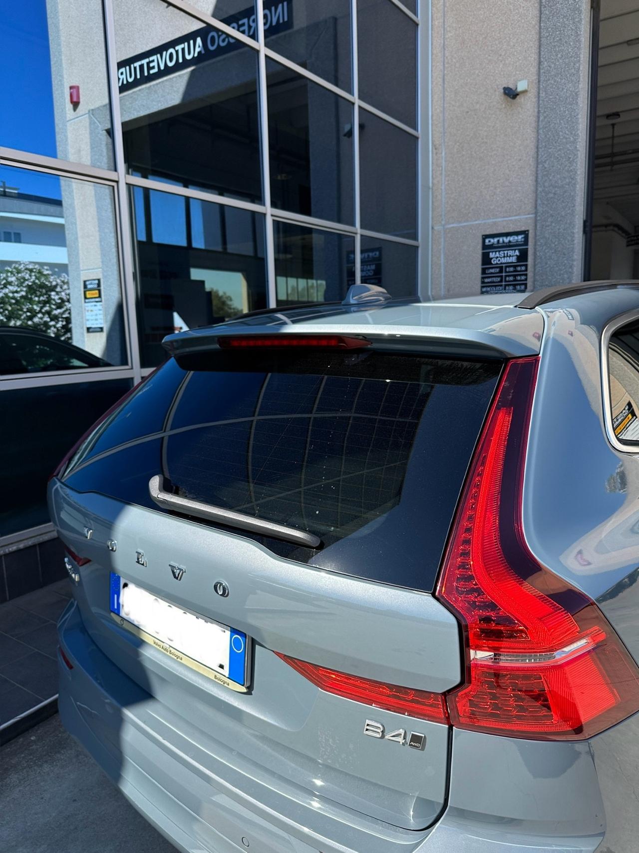 Volvo XC 60 XC60 B4 (d) AWD Geartronic Momentum