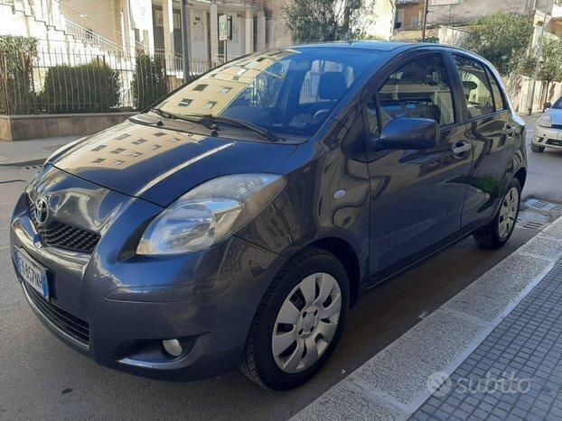 TOYOTA Yaris 1.0 BENZINA 69CV 5 porte Sol