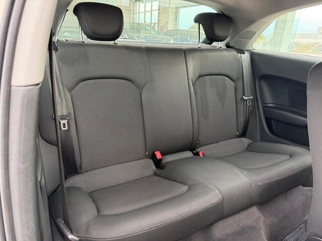 Audi A1 1.6 TDI 105 CV Ambition 2011