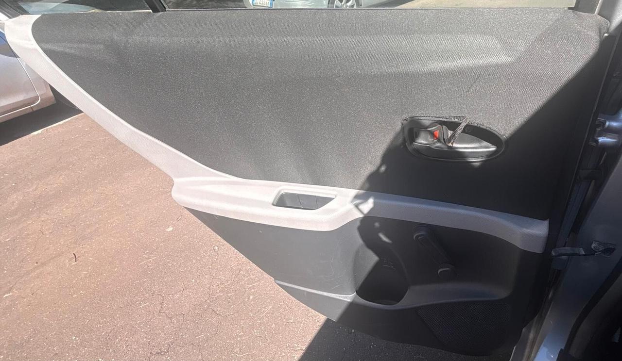 Toyota Yaris 1.0 5 porte