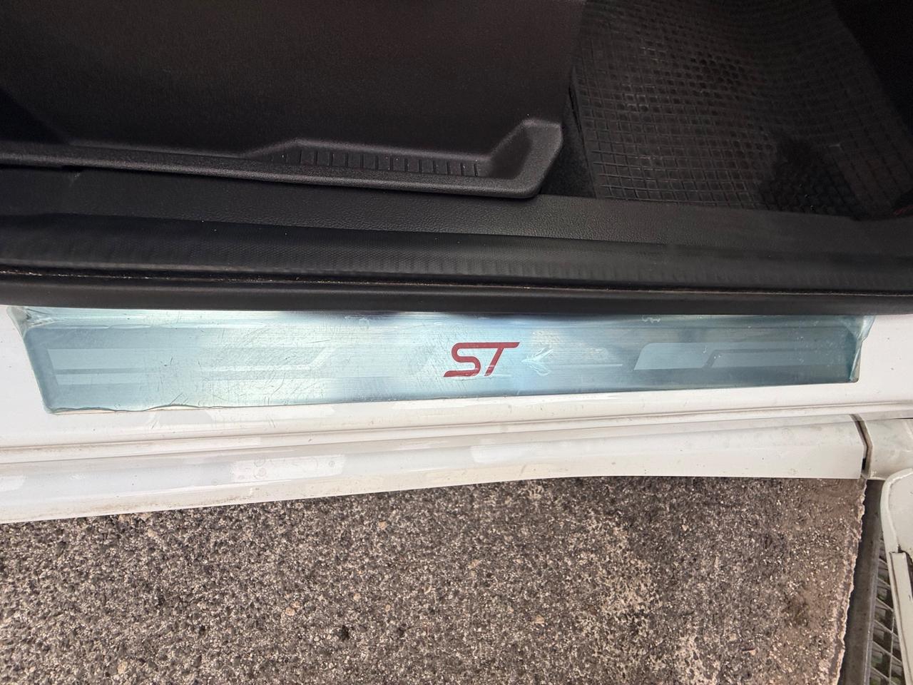 Kuga 2.0 150 CV-4x4-ST-Line-unipro-rate-garanzia