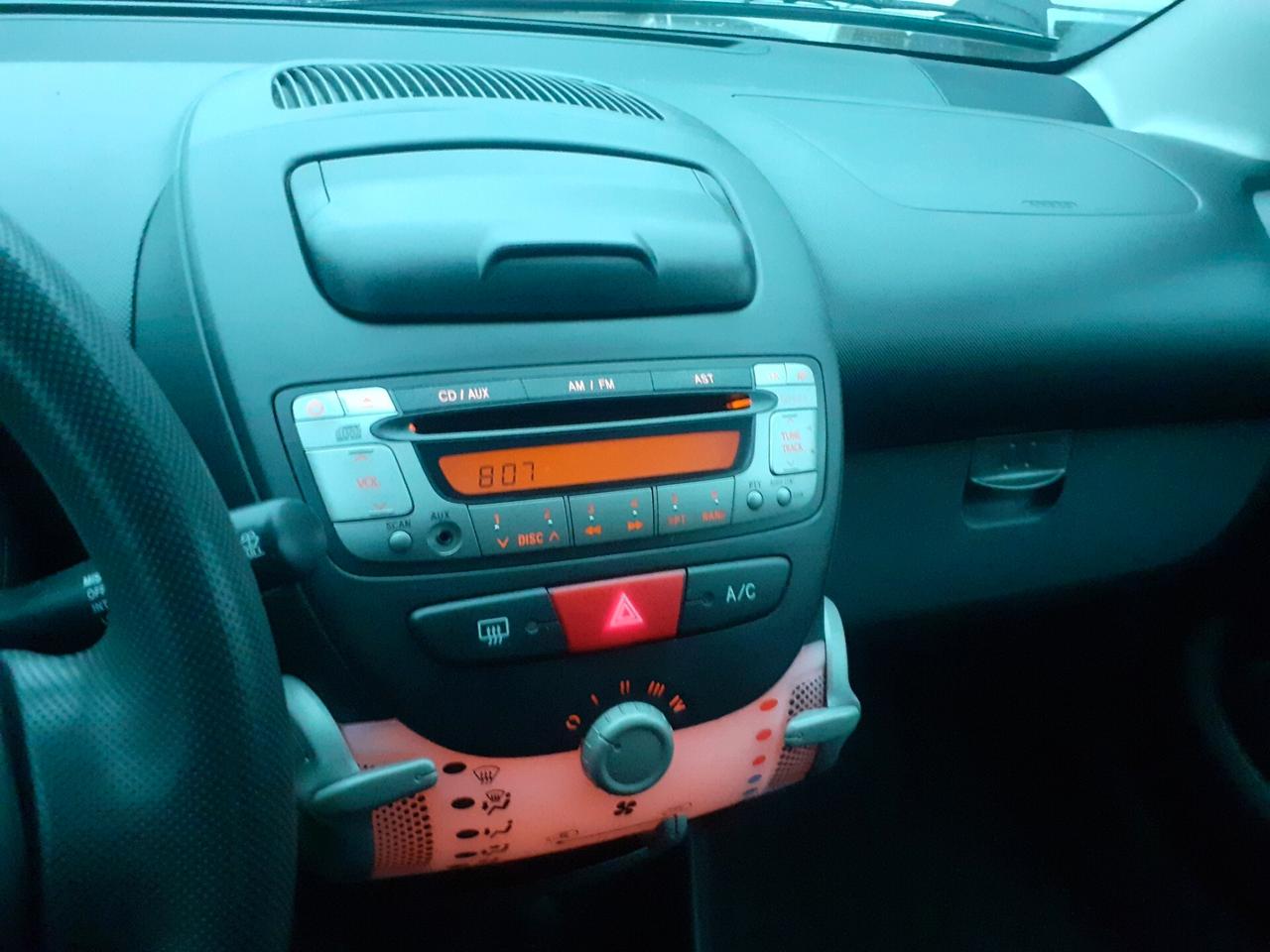 Toyota Aygo 1.0 12V VVT-i 5 porte Cool Soda Connect