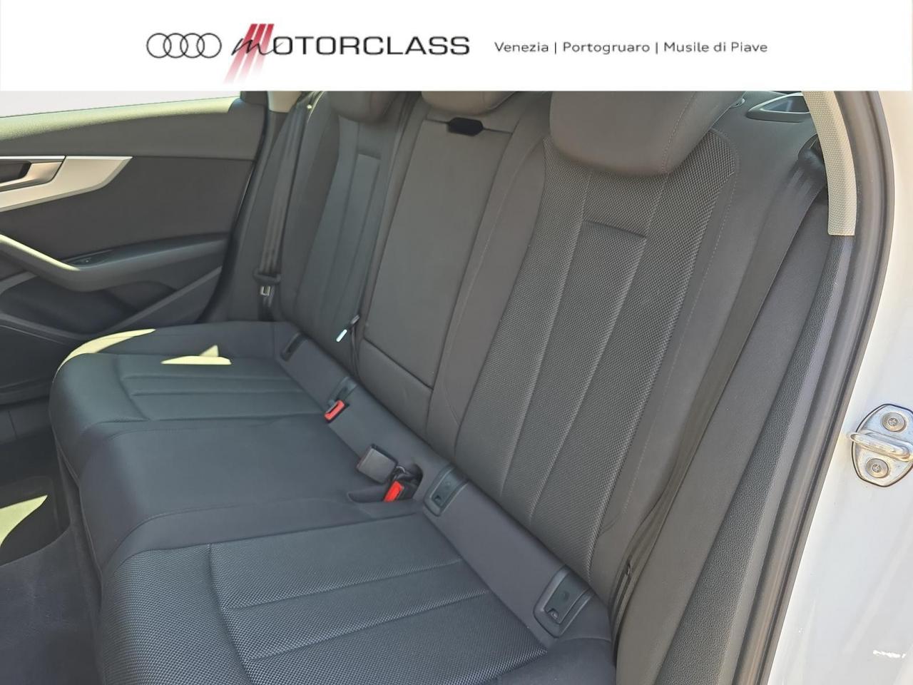 Audi A4 avant 30 2.0 tdi 122cv business s tronic my16