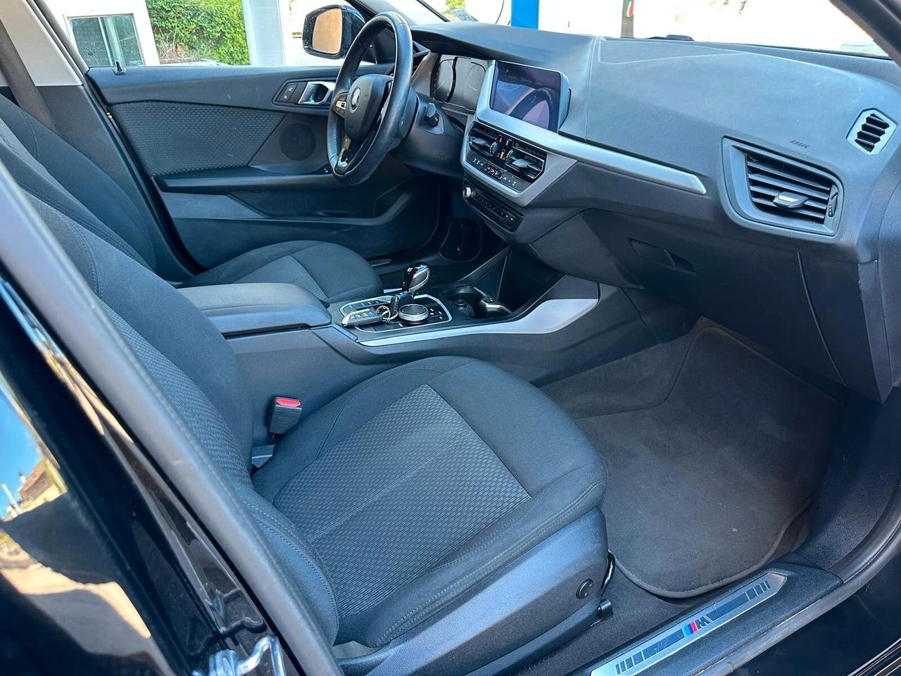 BMW 116 Serie 1 F40 116i Msport Exterior ok neopatentati