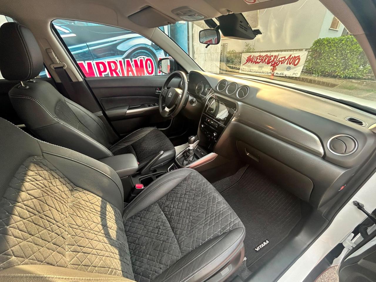Suzuki Vitara 1.4 Hybrid Top
