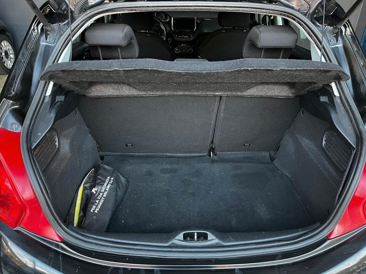 Peugeot 208 PureTech 82 5 porte Allure
