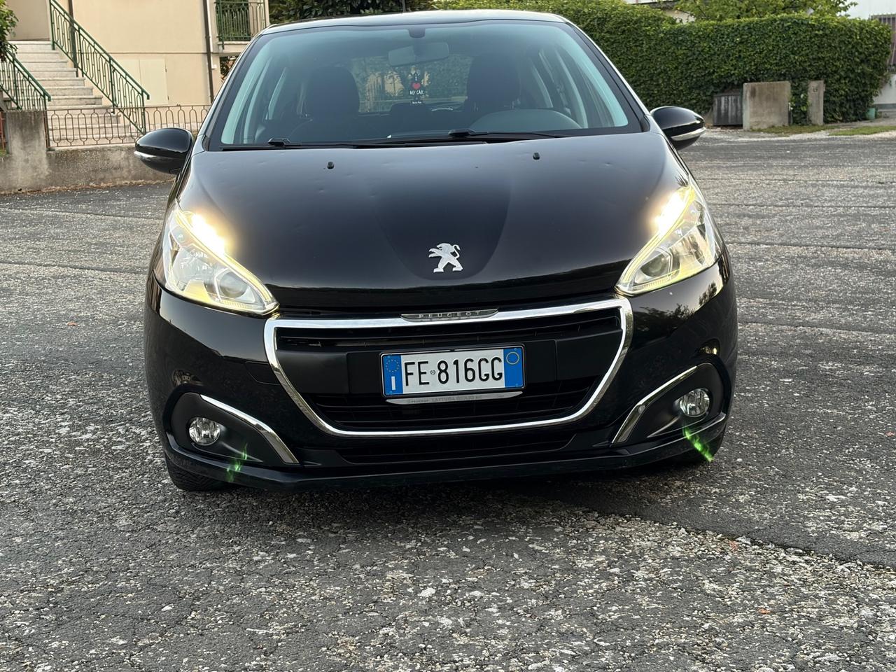 Peugeot 208 PureTech 82 5p. GPL Allure