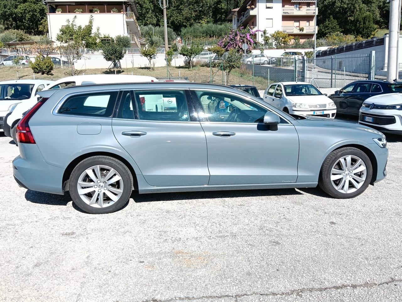 Volvo V60 B4 (d) Geartronic Momentum Business
