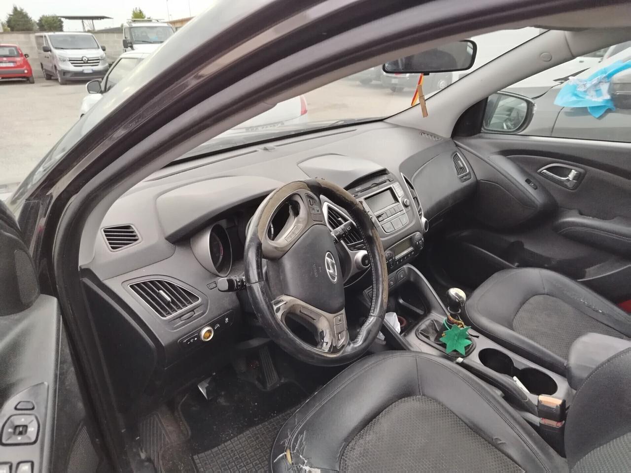 Hyundai iX35 1.7 danneggiata