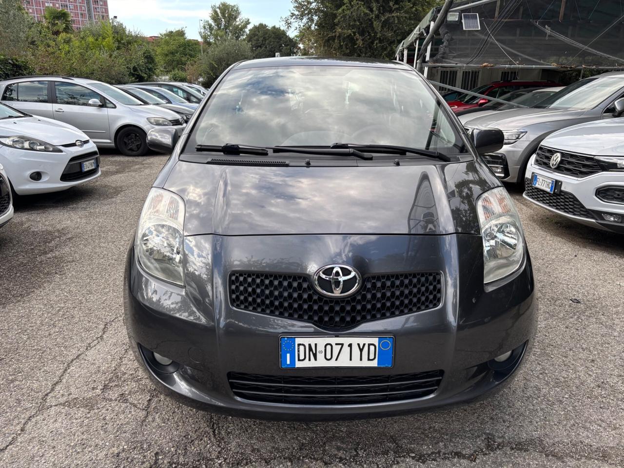 Toyota Yaris 1.3 5 porte Navi OK Neopatentati