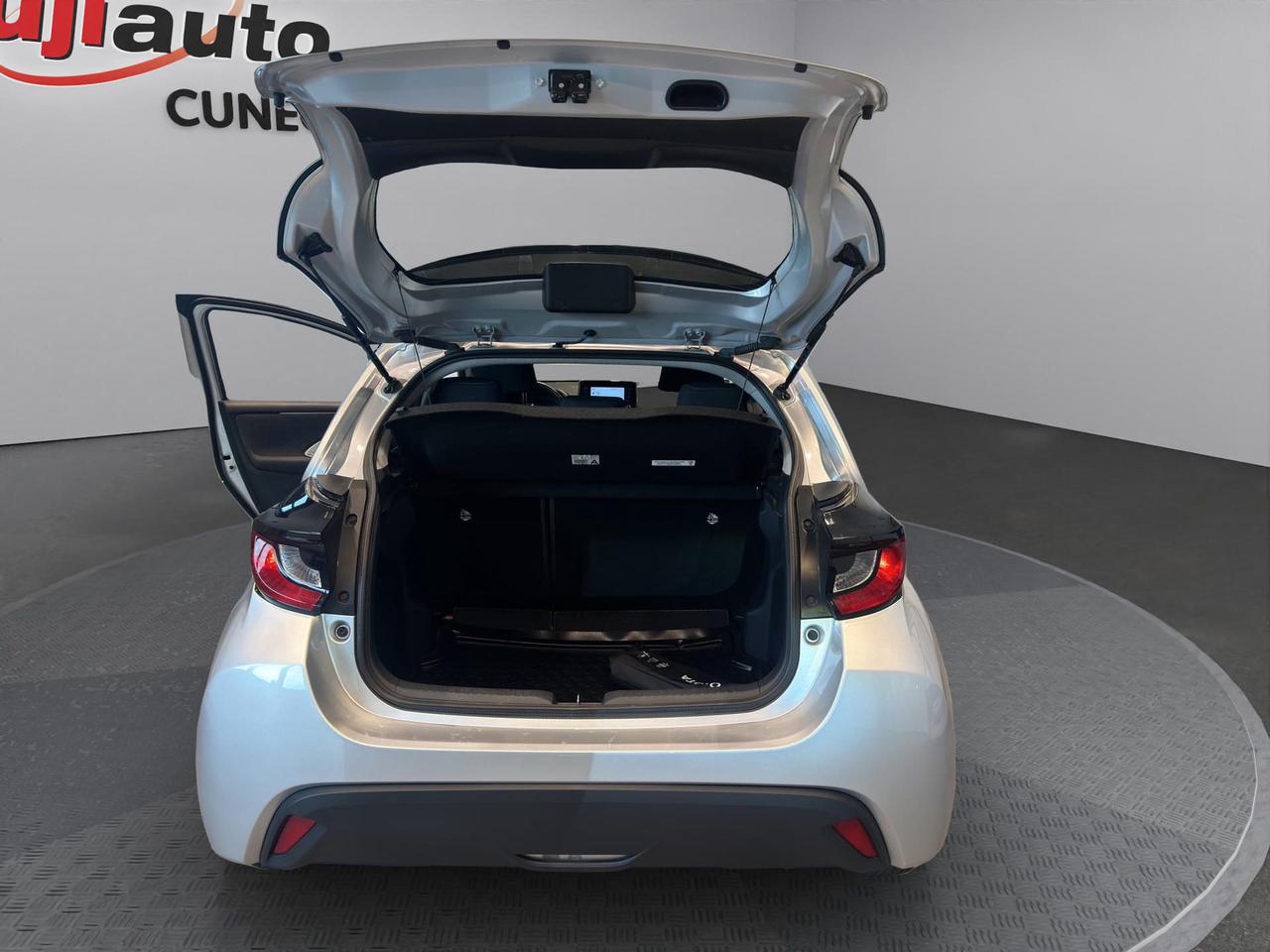 Toyota Yaris 1.5h Business