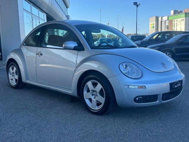 VOLKSWAGEN New Beetle 1.6