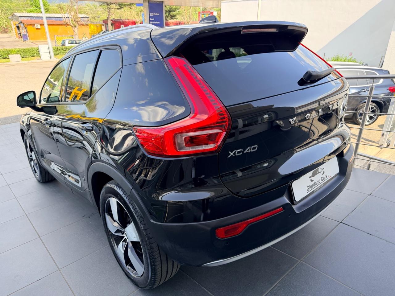 Volvo XC40 D3 AWD Geartronic Momentum in garanzia