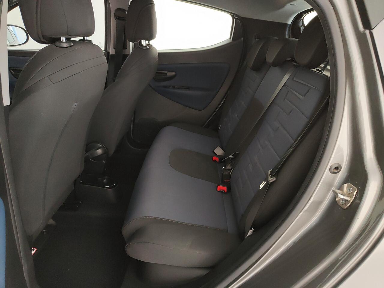 Lancia Ypsilon 1.0 FireFly 5 porte S&S Hybrid Platino