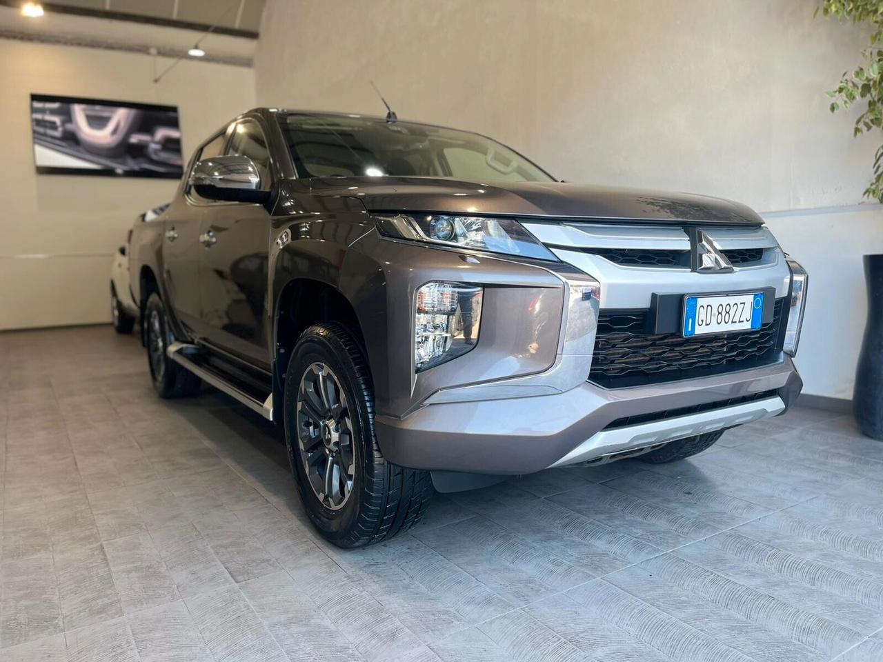 MITSUBISHI L200 2.3 D Double Cab 4x4 *2021* *UNICOPRO* *FULL*