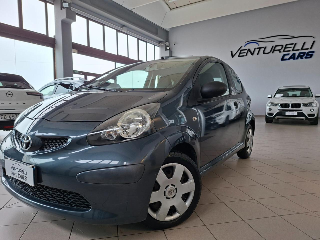 Toyota Aygo 1.0 12V VVT-i 3 porte Sol CON CLIMA