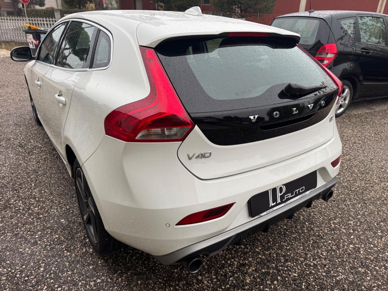 Volvo V40 D2 1.6 Powershift R-design Kinetic