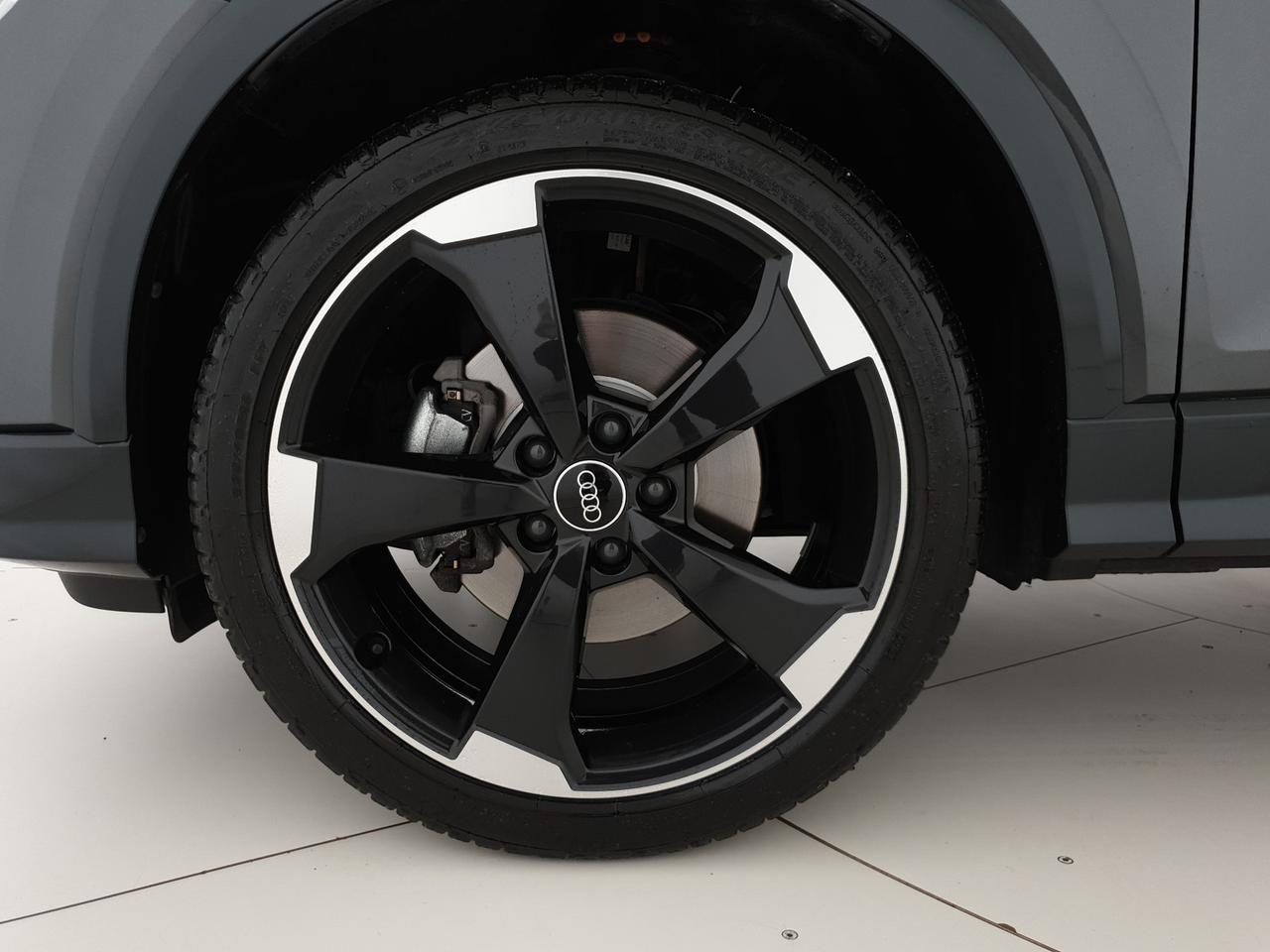 30TDI 116CV S tronic Identity Black