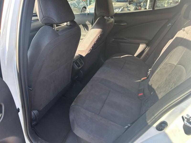 Lexus UX Hybrid Premium 4WD