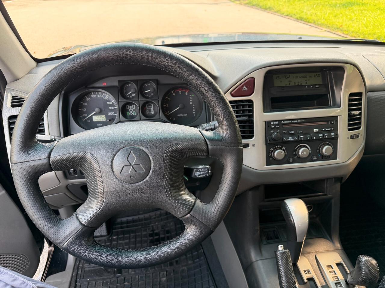Mitsubishi Pajero III 3p 3.2 tdi 16v Intense auto