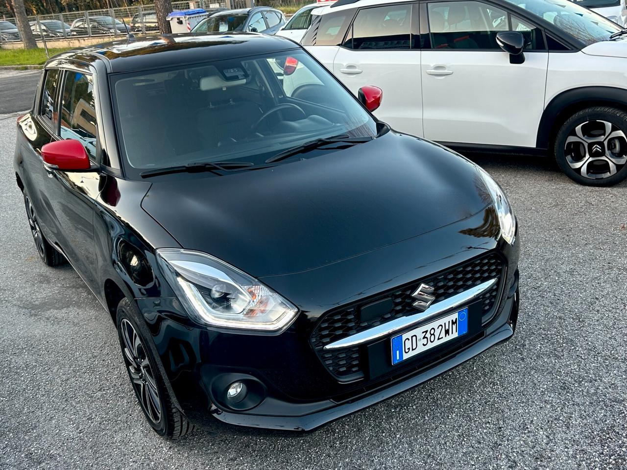 " UNA CHICCA " Suzuki Swift 1.2 Hybrid 4WD AllGrip Top