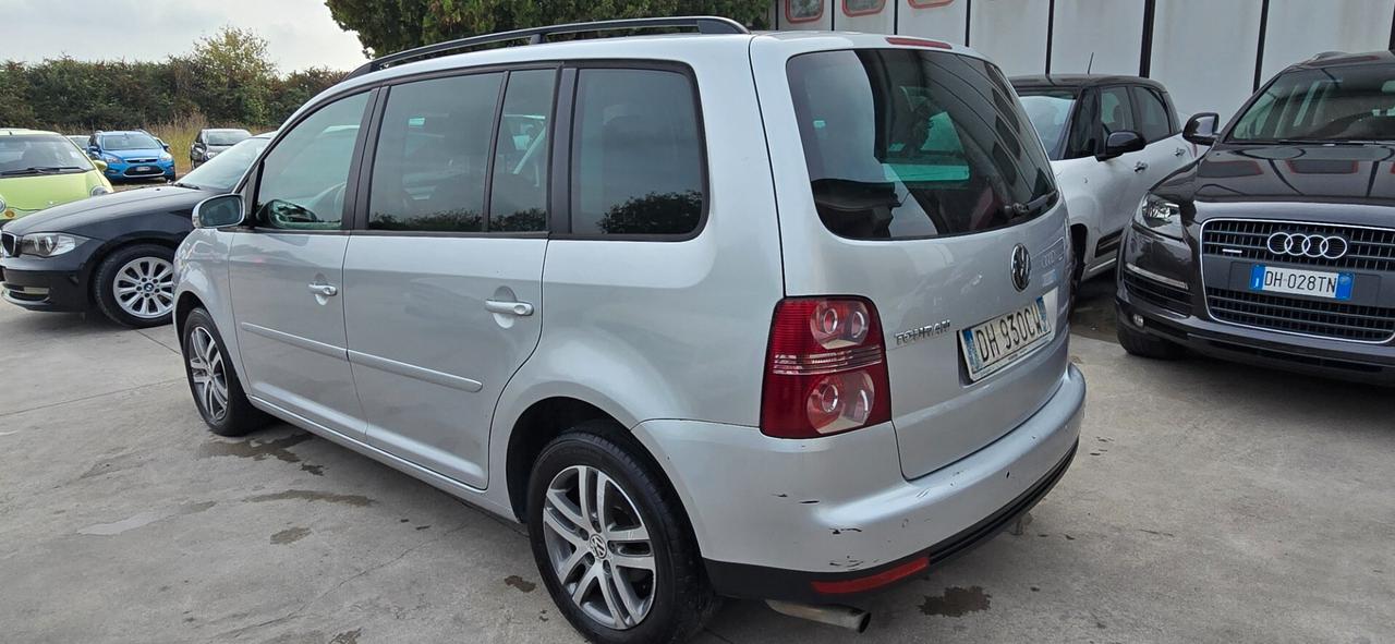 Volkswagen Touran 2.0 Highline Ecofuel