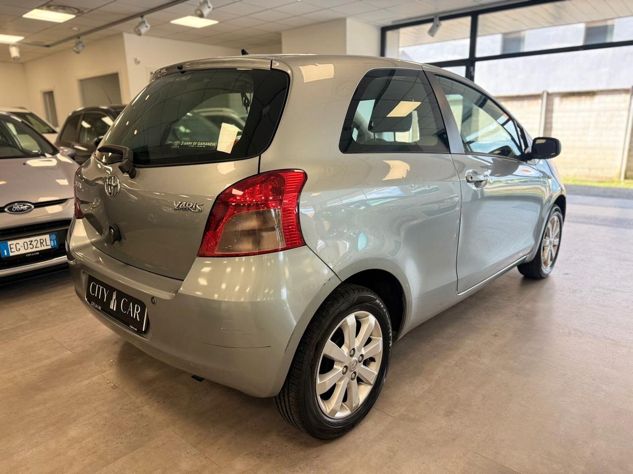 Toyota Yaris 1.0 3 porte Sol