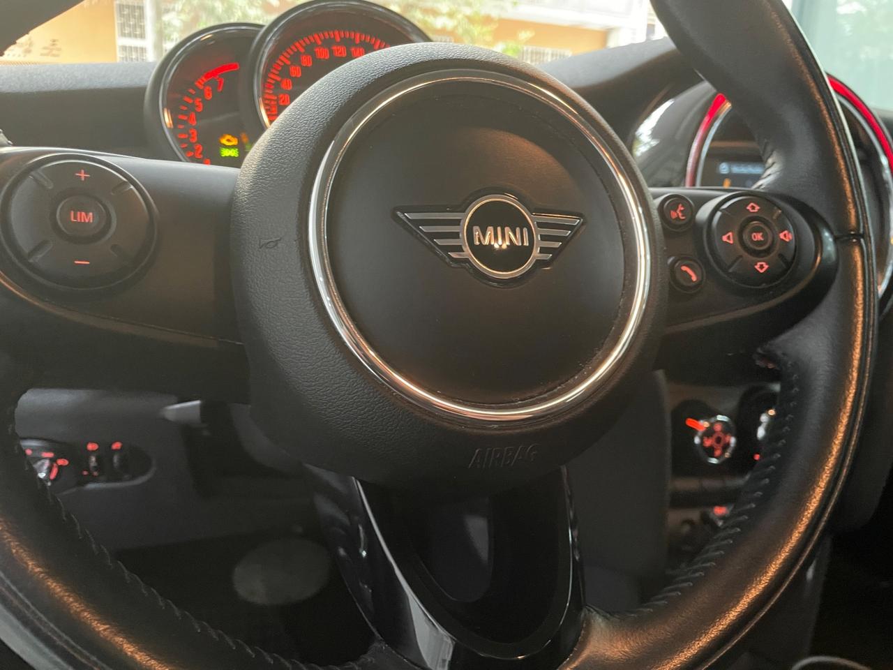 Mini Cooper 1.5 Twin turbo automatico 136cv 2019