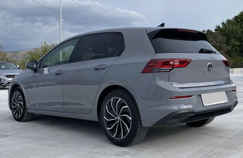 Volkswagen Golf 8 Life 2.0 TDI 115CV